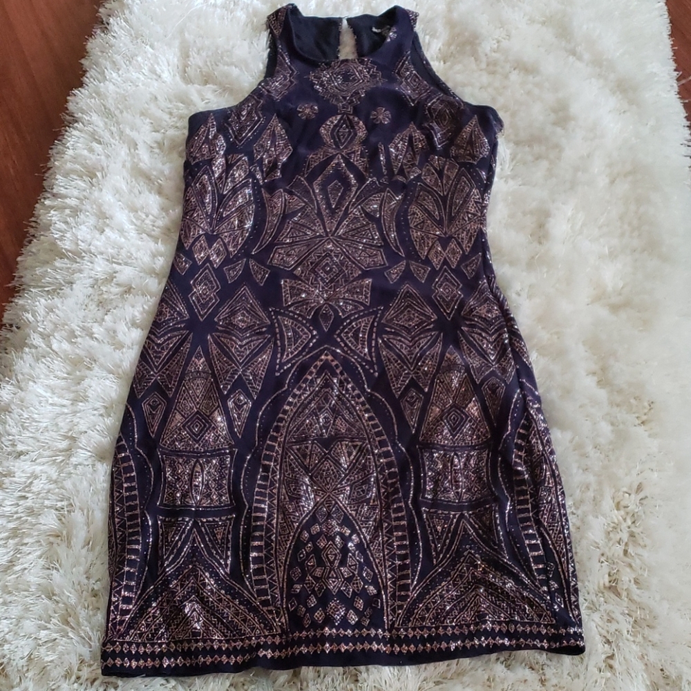 Dress - Picture 3 of 4